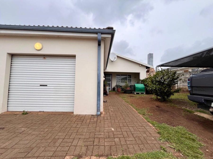 To Let 3 Bedroom Property for Rent in Gonubie Eastern Cape